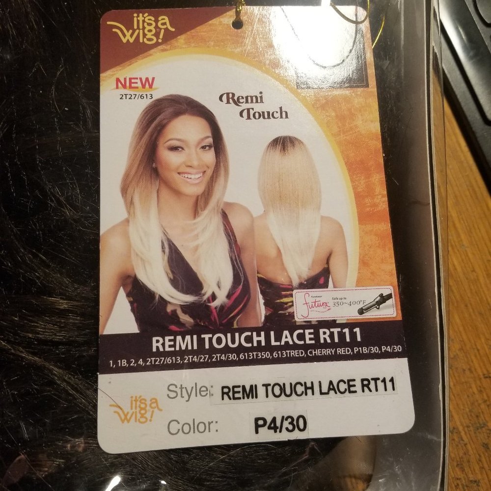 NWT  Beautiful Lace Front Wig